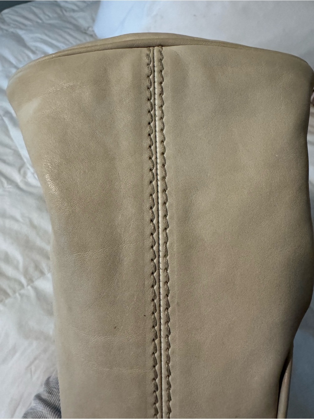 Hogan Ivory Authentic Leather Women's Bag with Wooden Accent - Picture 11 of 14